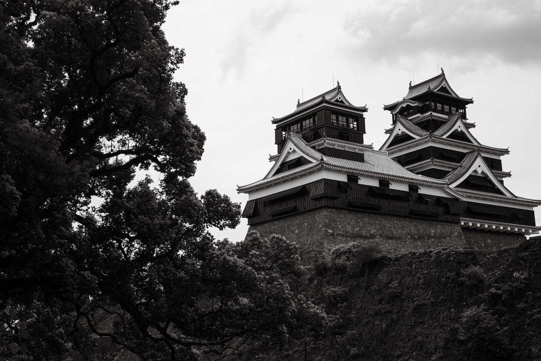 kumamoto castle black and white